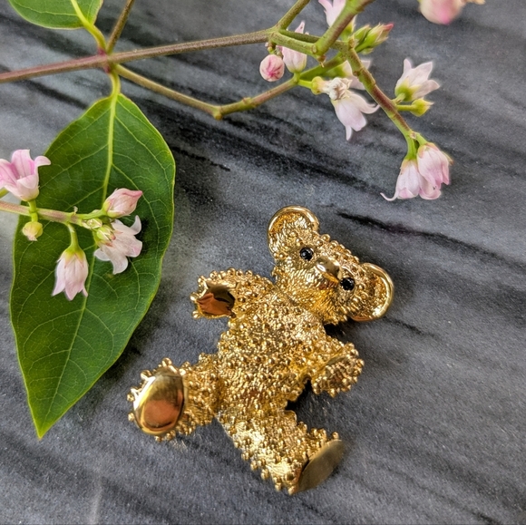 D'Orlan Brooch -Teddy Bear Textured Gold Toned 80s Vintage Eclectic - Picture 1 of 9